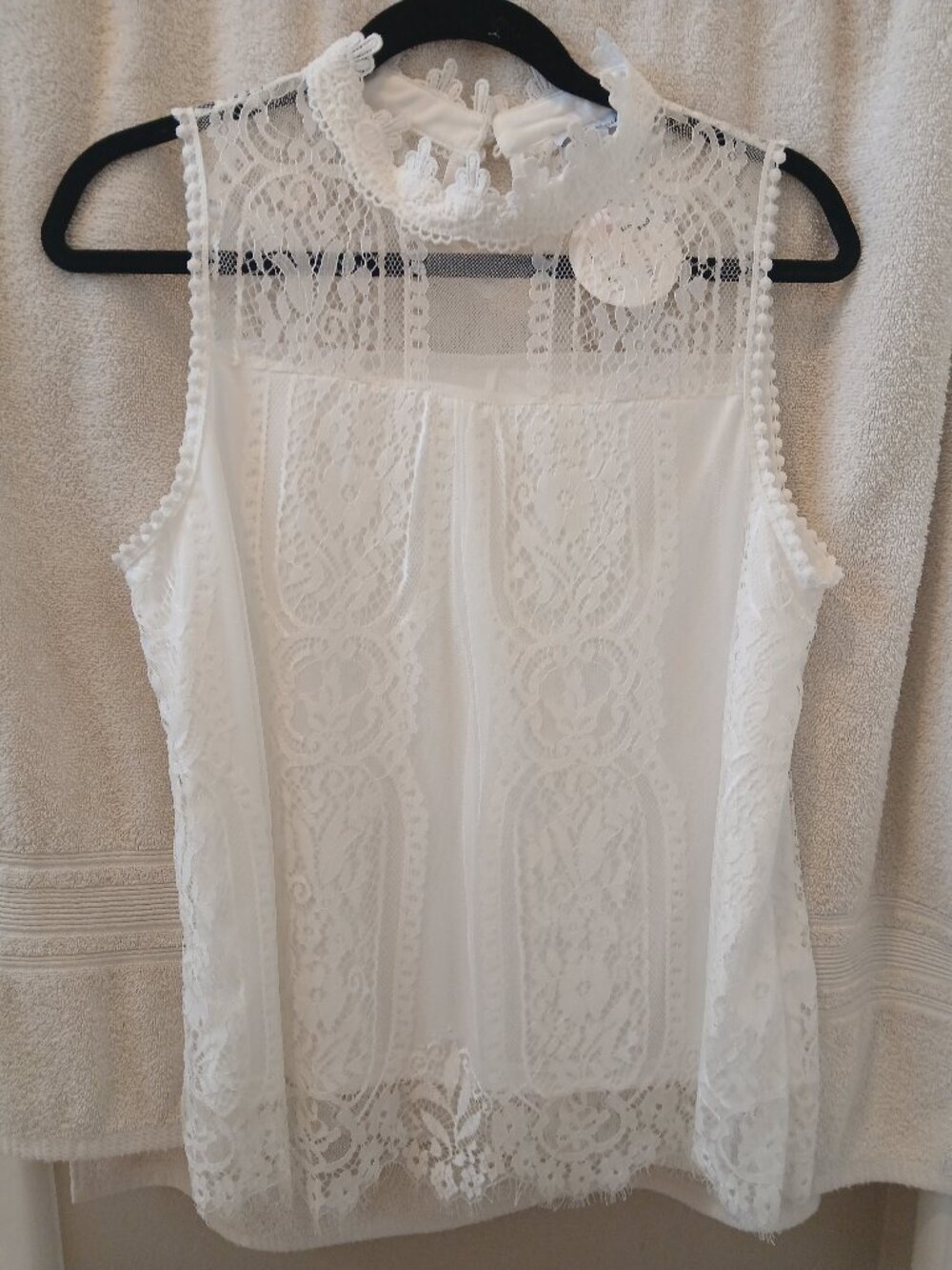 NWT- White Lace Sleeveless Blouse
